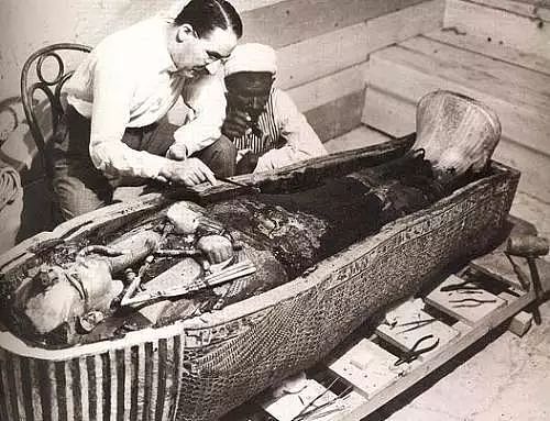 古埃及文明失落之谜：为何挖掘金字塔的人一个个神秘死去？ - 18