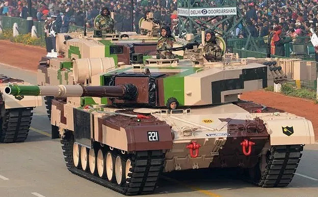 如此滑稽，印度终于会造穿甲弹了，居然打不穿巴铁的中国59魔改 - 1