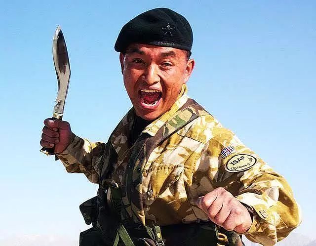 传说十大军刀之首的尼泊尔弯刀，为何正规军将其视为笑柄？｜轻武专栏 - 2