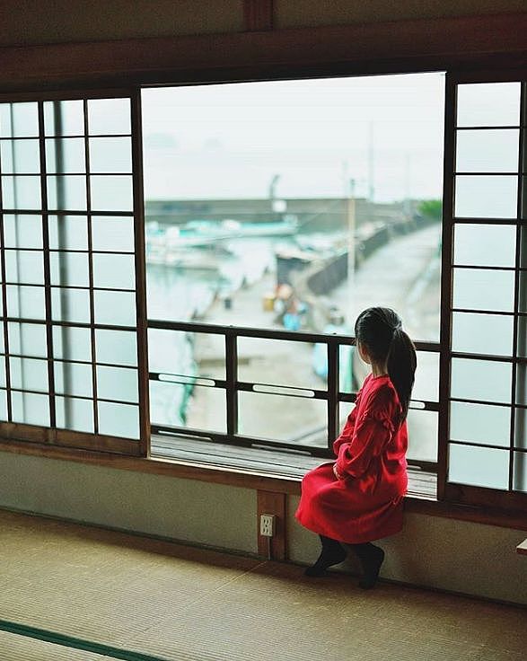 偷拍女儿3年，日本一老爸把女儿拍成宫崎骏动画，每天3万人催他晒女儿··· - 8