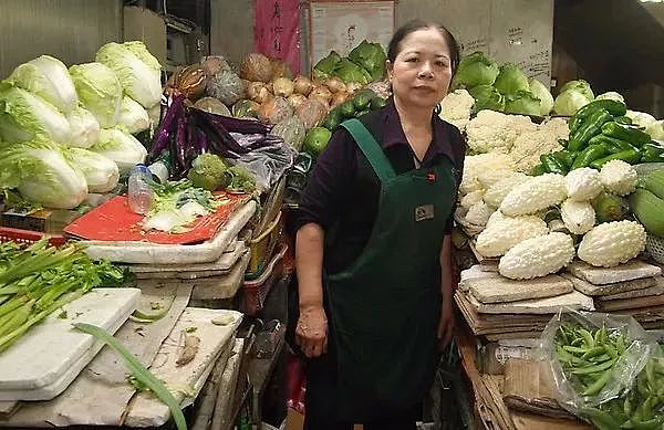 中国卖菜大妈，因为一件事惊动BBC、登上《时代》周刊，排名超过奥巴马、乔布斯！ - 2