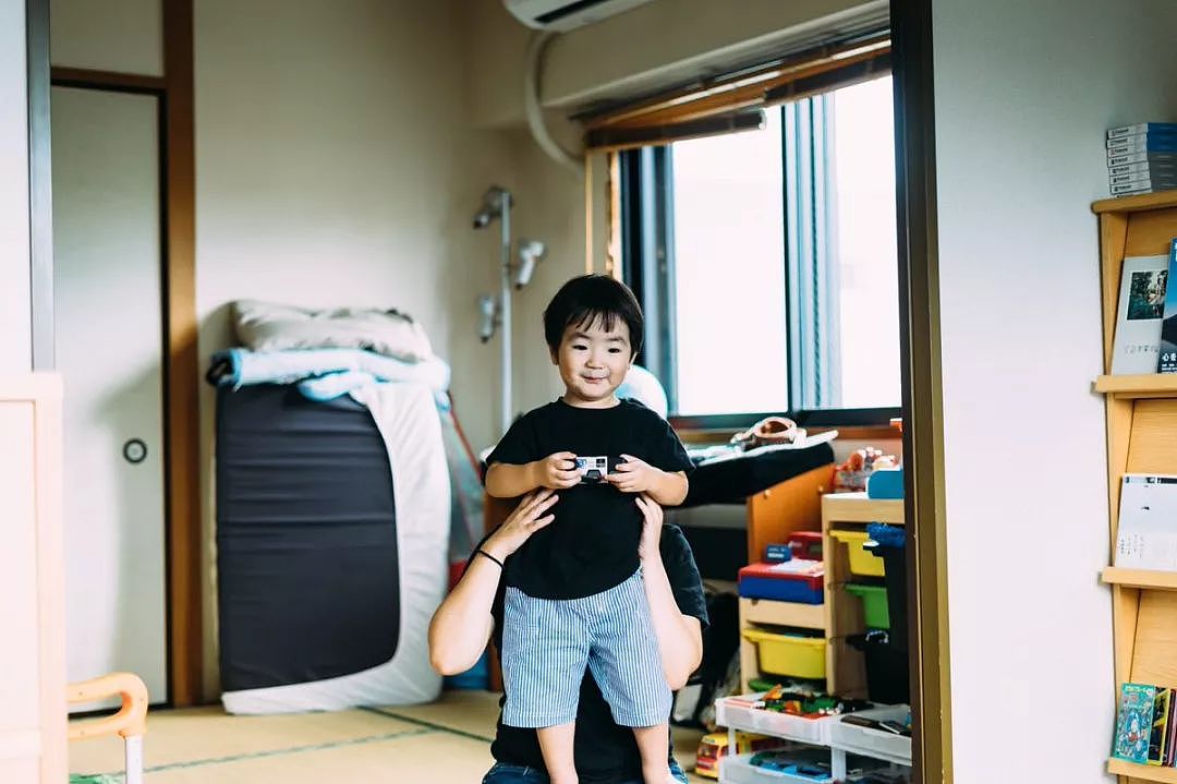 日本36岁患癌摄影师，用生命最后3年给儿子留下“最后的礼物”，看哭无数人... - 57