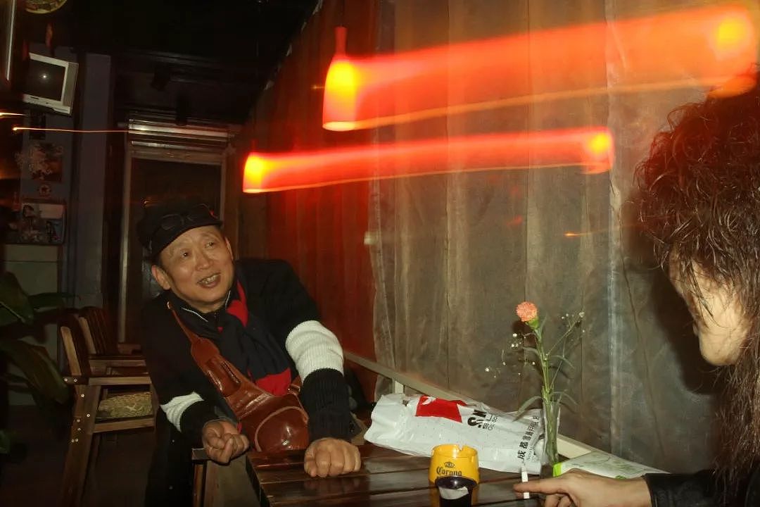 这间中国最文艺的酒吧，翟永明王朔贾樟柯都曾在此流连...... - 20