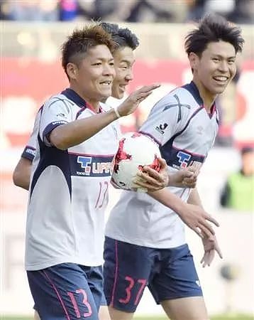 他是日本队主力阵容中，唯一来自J联赛的拖后腿球员 - 8