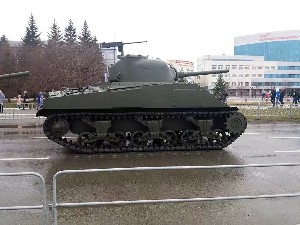 俄国阅兵把二战古董战车开上大街，T35坦克引起军迷一片尖叫 - 4