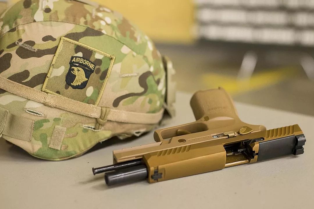 美国海军陆战队采购新型手枪，单价仅与国产千元智能手机相仿！ |  军情晚报 - 3