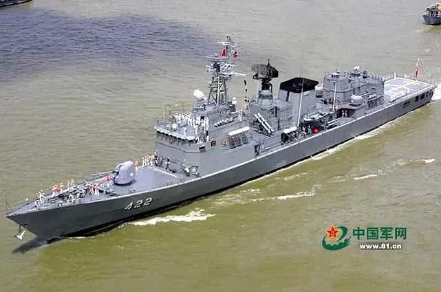 泰国海军两代主力舰同框，中国造军舰老骥伏枥，毫不弱于韩国新舰 - 5