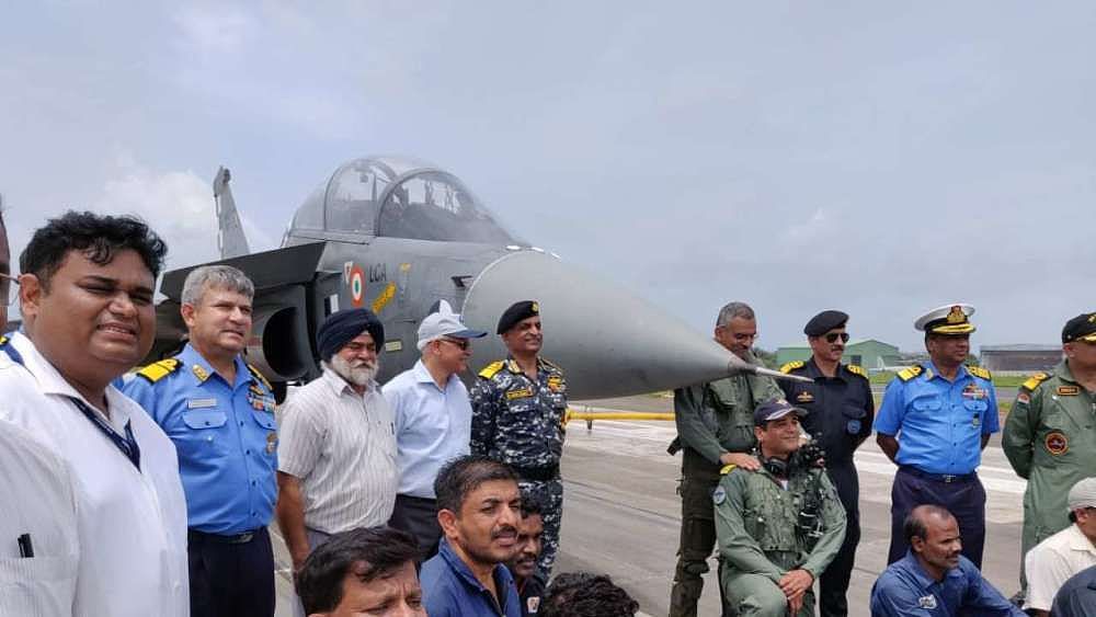 印度沸腾了，LCA舰载机拦阻索试飞成功，却故意忘记了一个事实 - 5