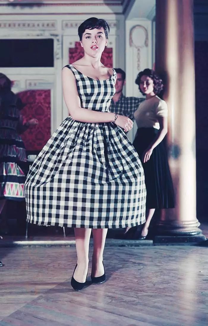 1950s：一个女人都优雅到骨子里的经典美时代 - 34