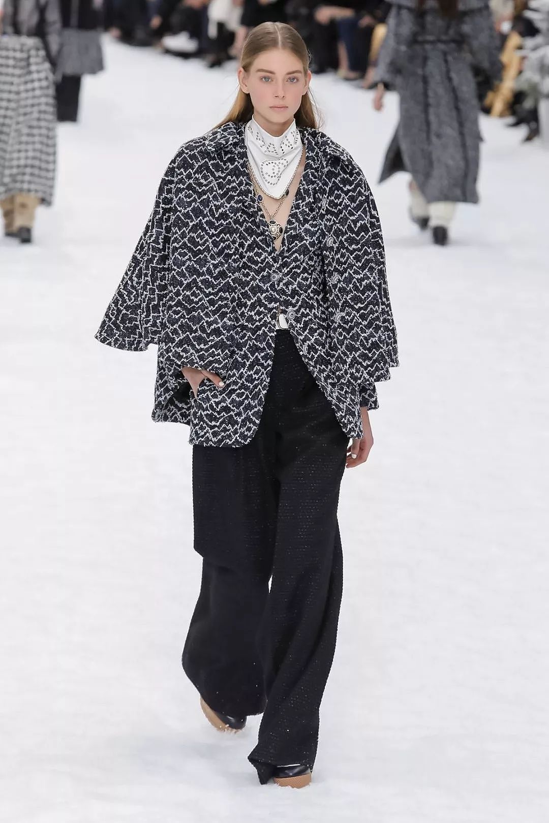 Karl Lagerfeld离开的第15天，Chanel为我们下了一场大雪 - 11