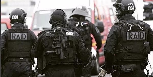 法兰西黑豹| RAID，一支称为“黑衣人特别行动队”的法国反恐精英 - 33