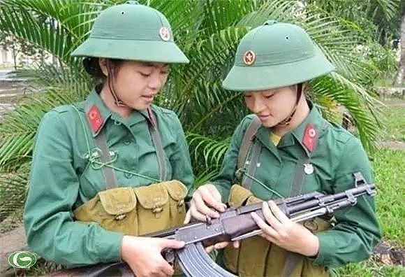 越南军队到现在都没有普及钢盔？这款木头做的“绿帽子”很扎心 - 3