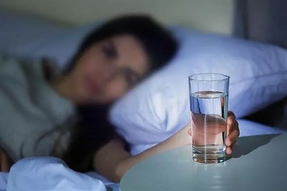 这5杯水竟如此重要！喝错水影响你一生健康，现在改还不晚 - 3
