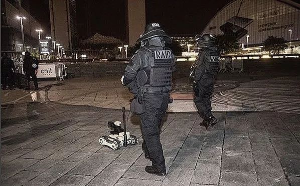 法兰西黑豹| RAID，一支称为“黑衣人特别行动队”的法国反恐精英 - 27