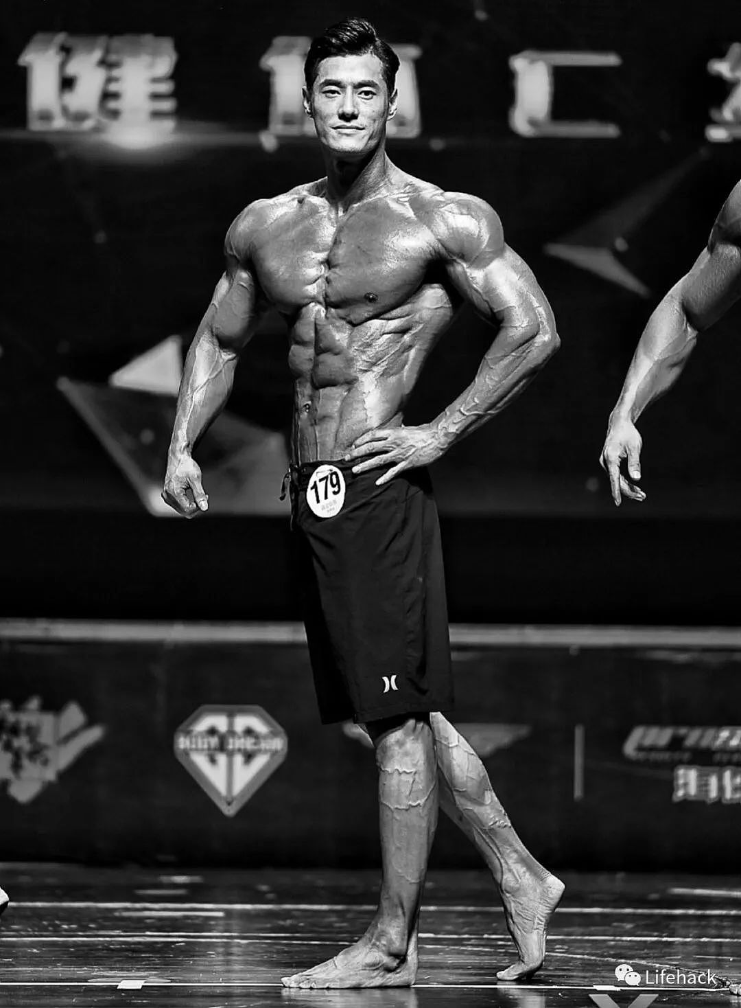 这位韩国猛男，在中国拿了健体比赛总冠军 - 14