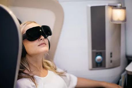 一边坐飞机一边看 VR，英国航空公司提供新娱乐服务 - 5