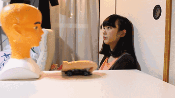 日本女生为了谈恋爱手动“隆胸”，结果被千万人围观， 还被“男明星”公主抱！ - 17