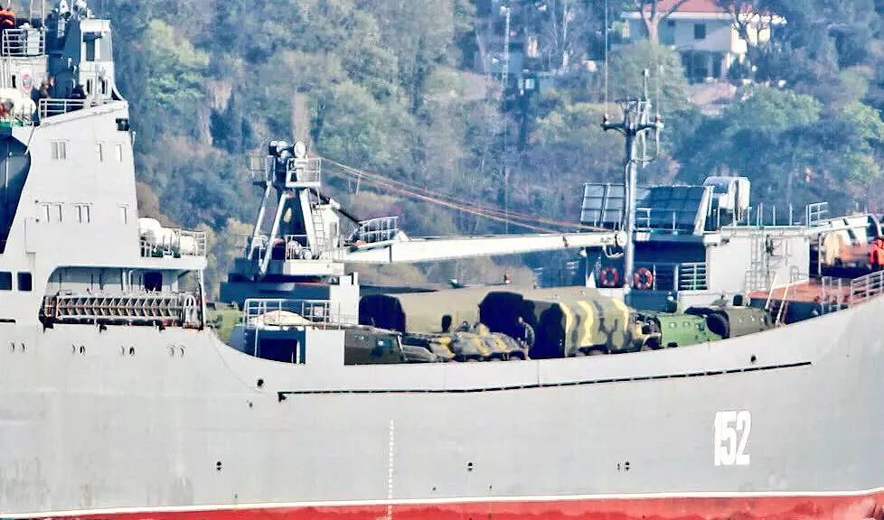 俄军船只满载各种武器运往叙利亚，这是要做好战争准备？ - 9