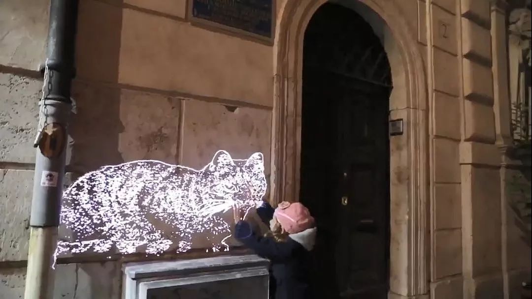 近日罗马街头惊现巨型光雕艺术猫咪，才发现猫咪还可以这么玩！ - 14
