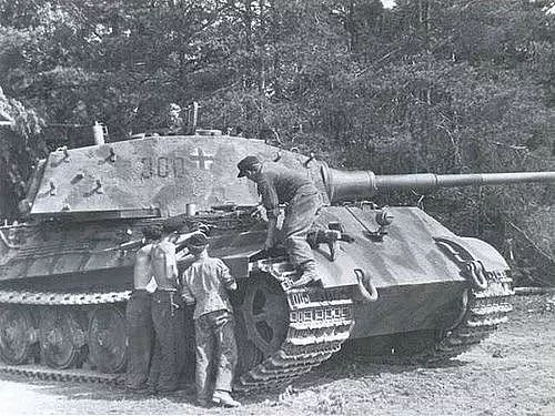 如今唯一能动的虎式坦克，发动机居然是这辆保时捷虎王的？｜老照片 - 15