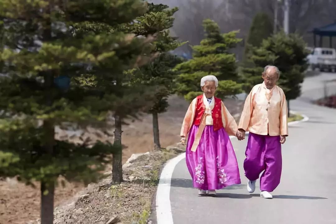 爱情最美的样子是什么？这对热恋76年的夫妻给出的答案感动无数人！ - 23