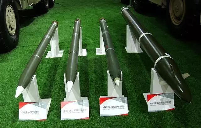 中国新型火箭炮获斩获海外大单，买家试射后乐疯了：真正的钢铁雨 - 7