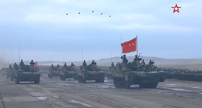 霸气！中国参加俄军三十年来最大规模军演，钢铁洪流重现（附完整视频） - 9