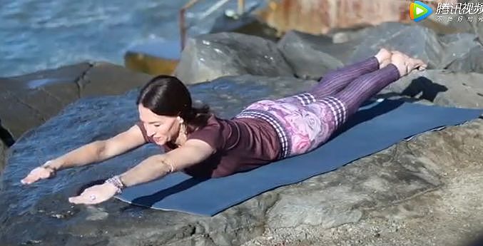 海边练瑜伽，精气神十倍充足 ▷ 每日一练 - 6
