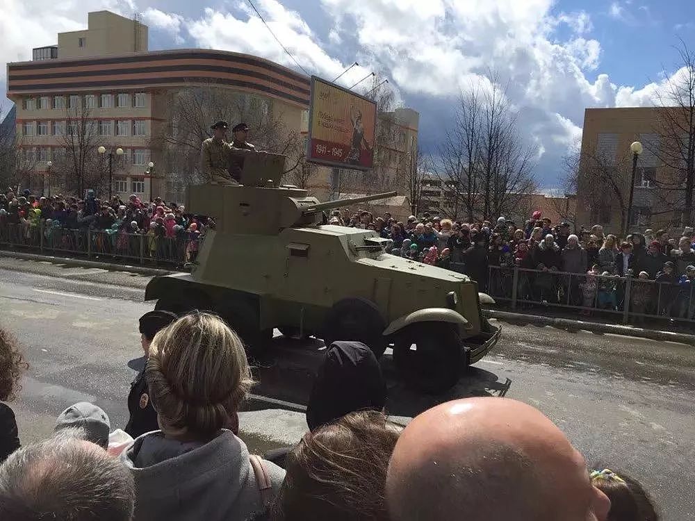 俄国阅兵把二战古董战车开上大街，T35坦克引起军迷一片尖叫 - 18