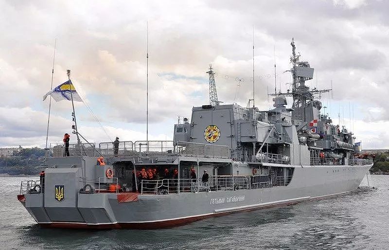 乌克兰海军拿巡逻船当护卫舰，反舰导弹都没有，远航回来基地没了 - 5