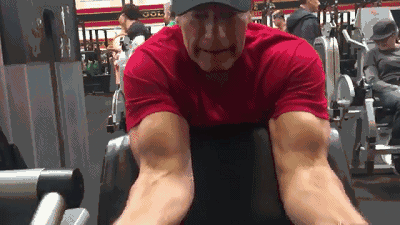 71岁施瓦辛格为《终结者6》狂练肌肉，网友：你大爷还是你大爷 - 26