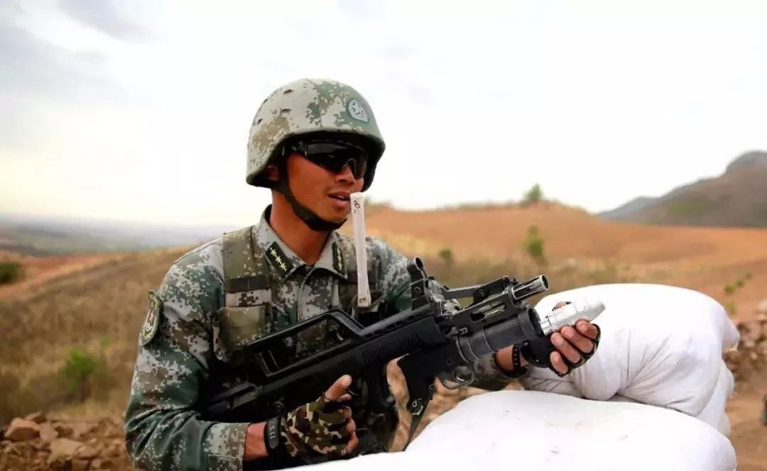 缅甸仿制中国97步枪配美国枪榴弹，那为啥95很少用榴弹？｜轻武专栏 - 21