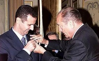 叙利亚总统曾是英美法坐上宾，如今连勋章都被要走了丨军情晚报 - 3