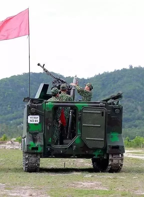 ​大天朝的枪炮，鹰酱的装甲车，两大强国侍候越南一个，真是有“有福气” - 3