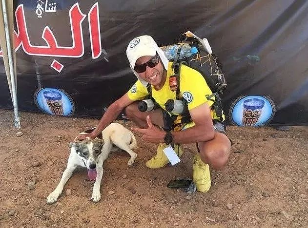 奔跑在撒哈拉沙漠地狱马拉松的一只狗 - 3