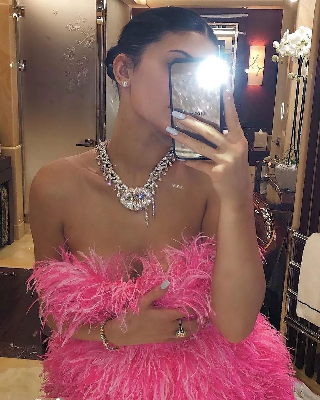 Kylie生日收获千万钻石项链，嘻哈圈对珠宝到底有什么执念？ - 5