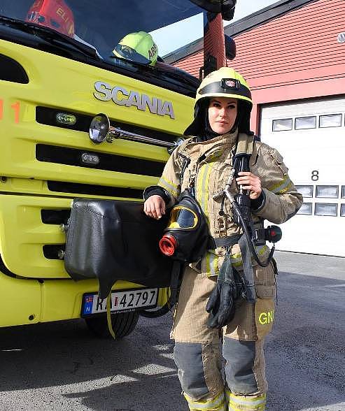 挪威最性感的女消防员，请扑灭我心中的熊熊烈火！ - 2