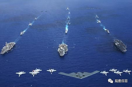 看到中国40艘鱼贯而出的庞大舰队，美军的航母坐不住了吗？ - 7