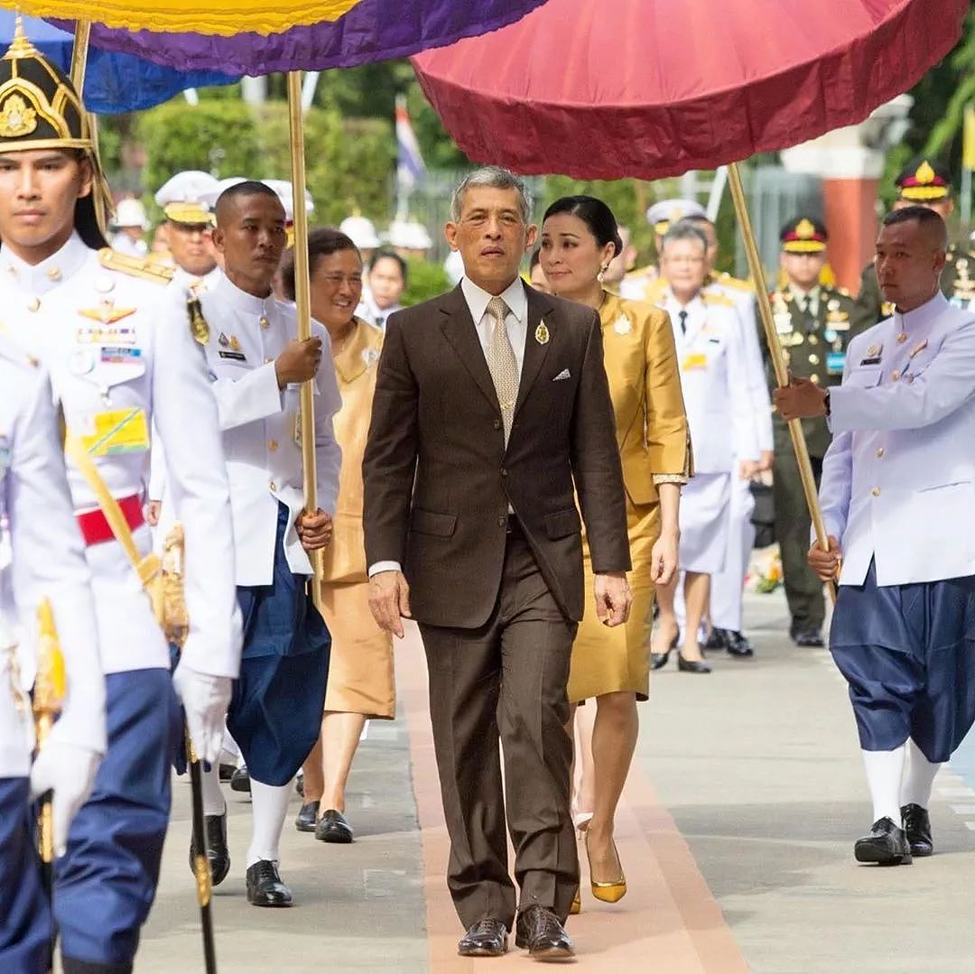 为了看新王妃的美照，泰国人民把网站挤瘫痪了…… - 11