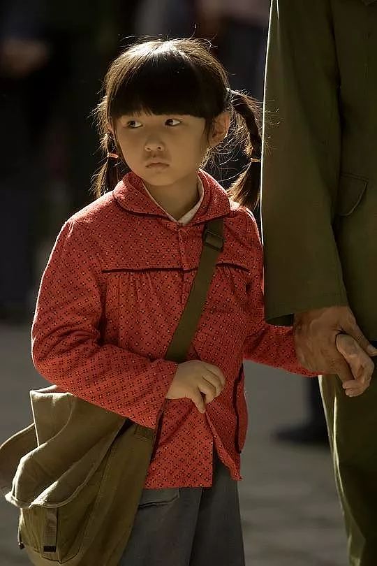 成年后的电影故事已开启，这是18岁的女演员张子枫 - 4
