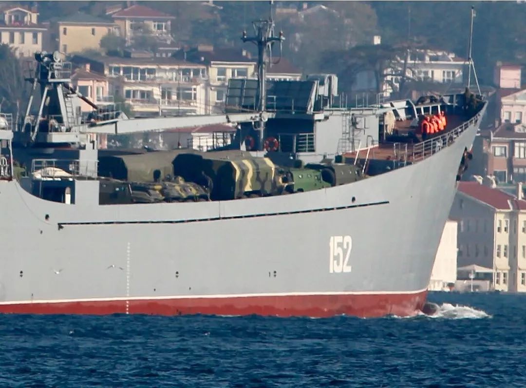 俄军船只满载各种武器运往叙利亚，这是要做好战争准备？ - 8
