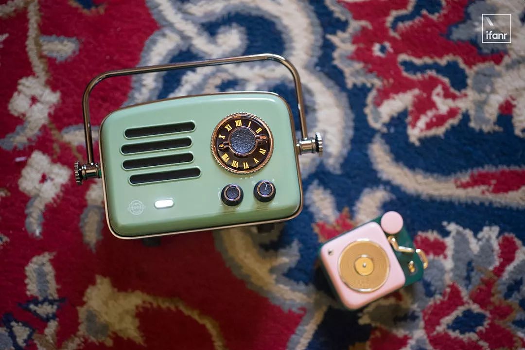 猫王发布了两款收音机，为的就是让年轻人听歌听得更有「人情味」 - 2