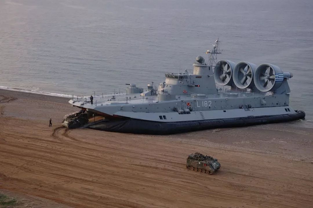 中国海军拥有全球最多的野牛级气垫船？这国和咱一样多，毛子竟然垫底 - 6