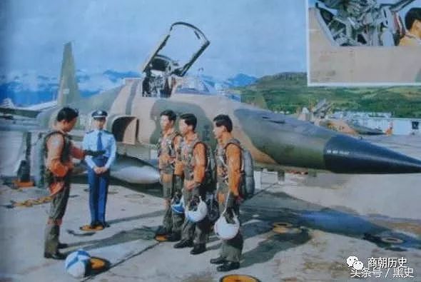 他是中国飞行员，30年前驾战机叛逃台湾，现定居美国，渴望回大陆 - 1