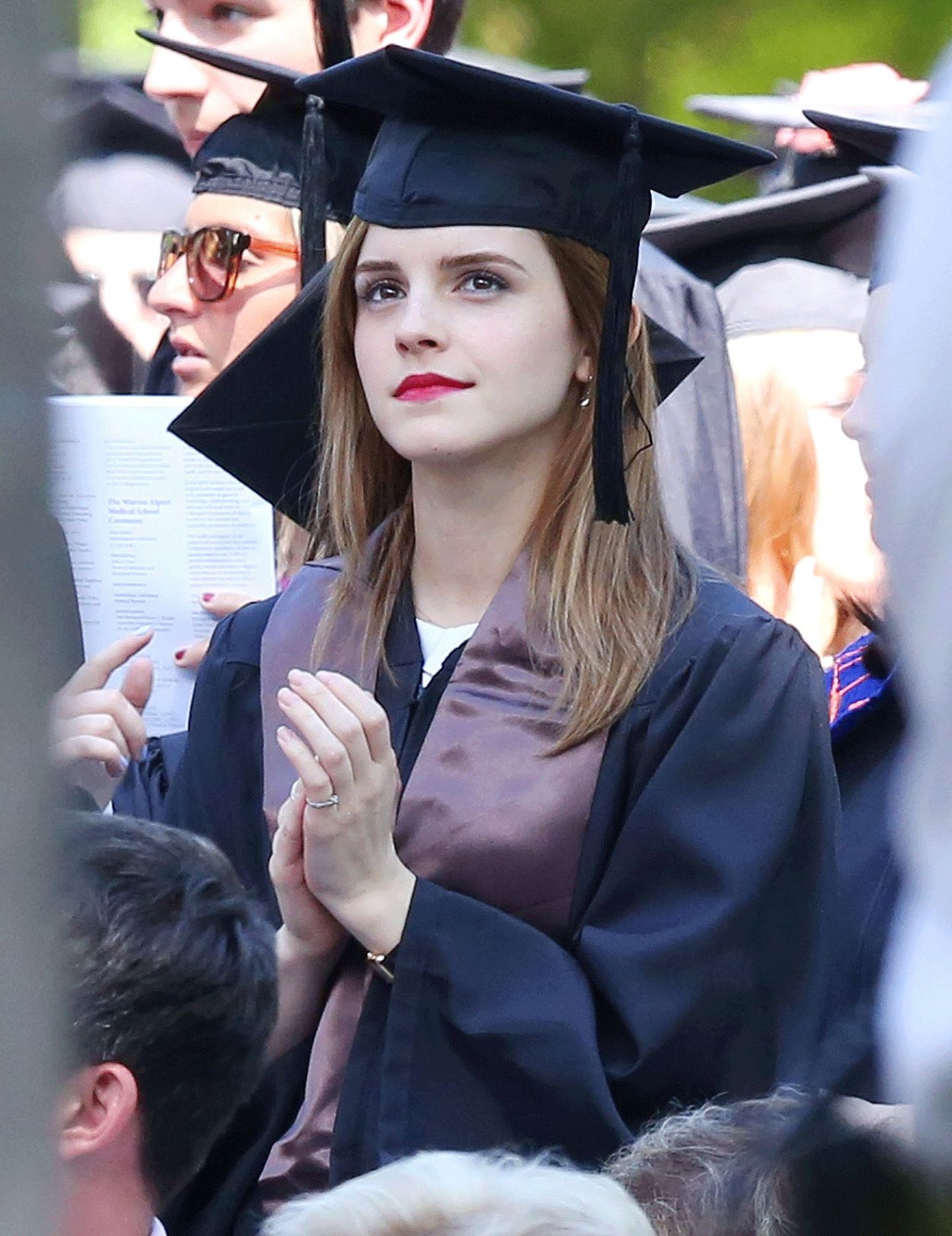 动动嘴巴就能瘦脸｜来自Emma Watson的8个美容窍门 - 6