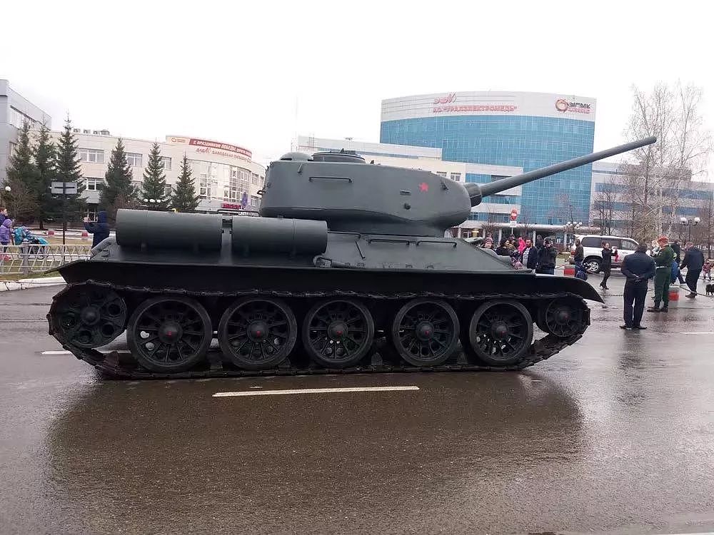 俄国阅兵把二战古董战车开上大街，T35坦克引起军迷一片尖叫 - 5