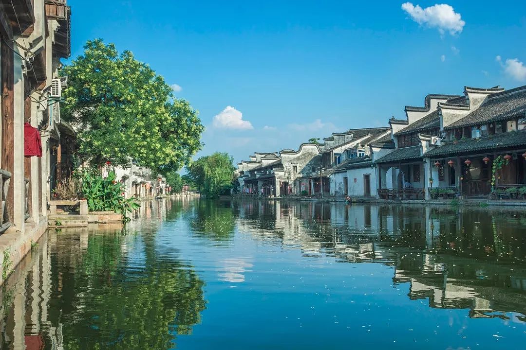 它是中国第一座被列入世界文化遗产的江南小镇，没有乌镇周庄盛名，竟是如此迷人！ - 9