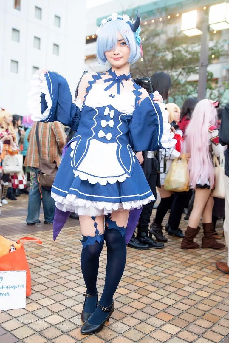 日本池袋的万圣节cosplay（女性版），不需要知道她们cos的角色是啥，反正这不是最关键的！ - 1