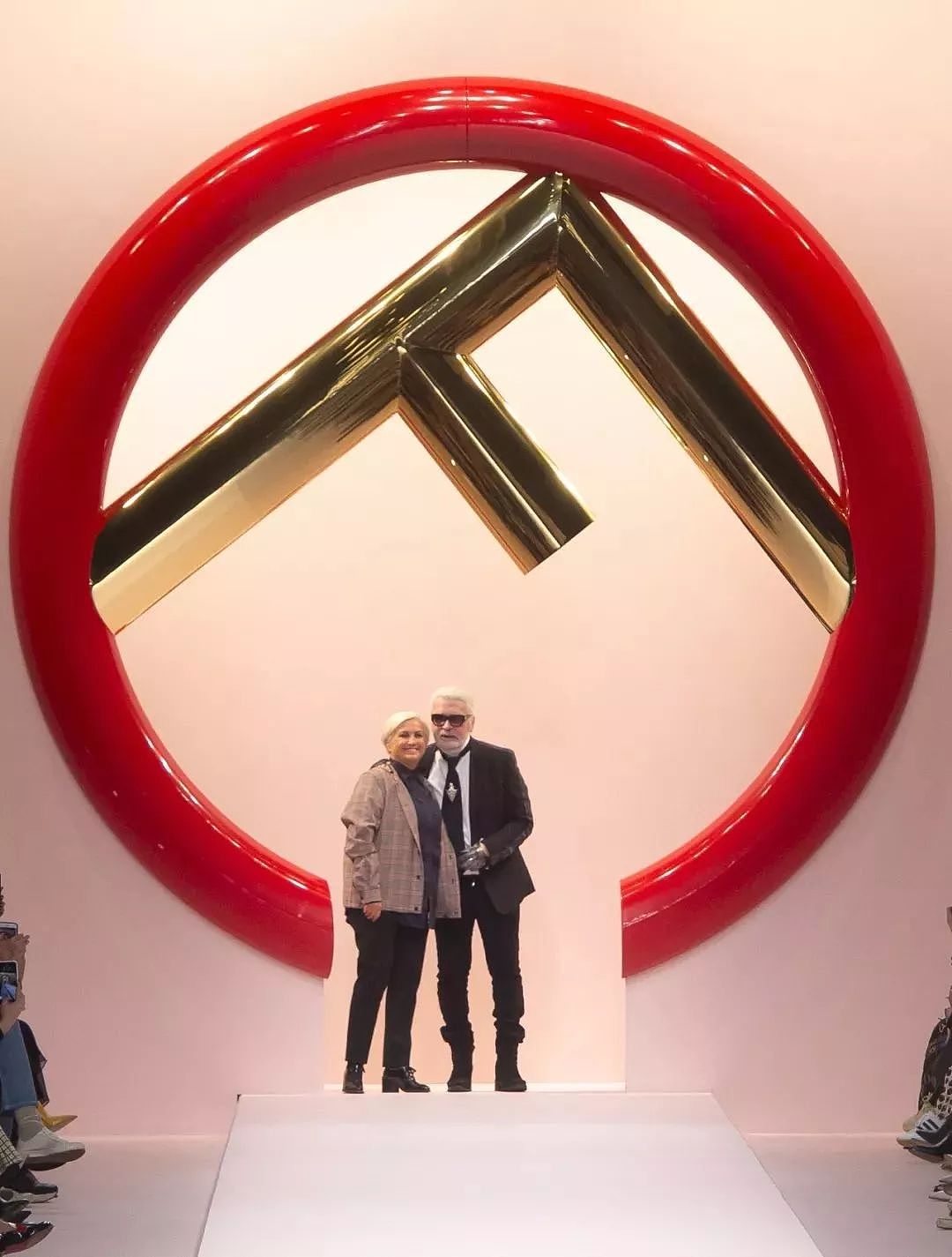 Karl Lagerfeld与Fendi跨越半个世纪的爱情也落幕了…… - 51