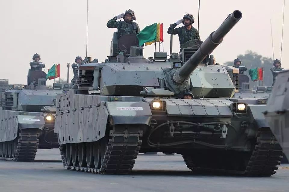中国军售日趋高端：卖坦克还帮建4S店，有问题当场修 - 5